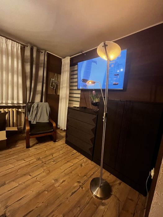 Lampa stojaca do pokoju