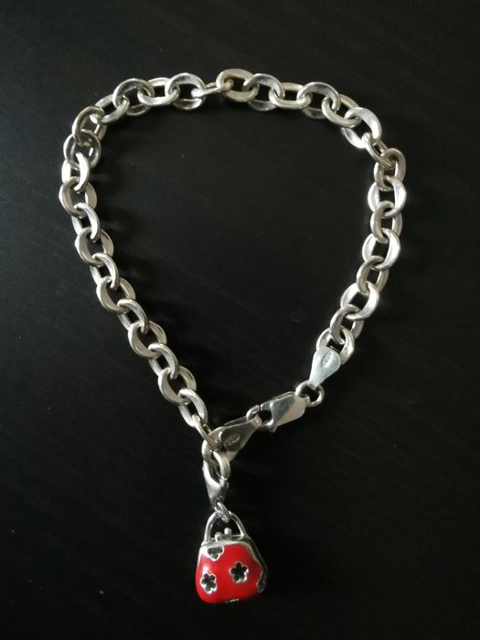 Pulseira em prata e berloques