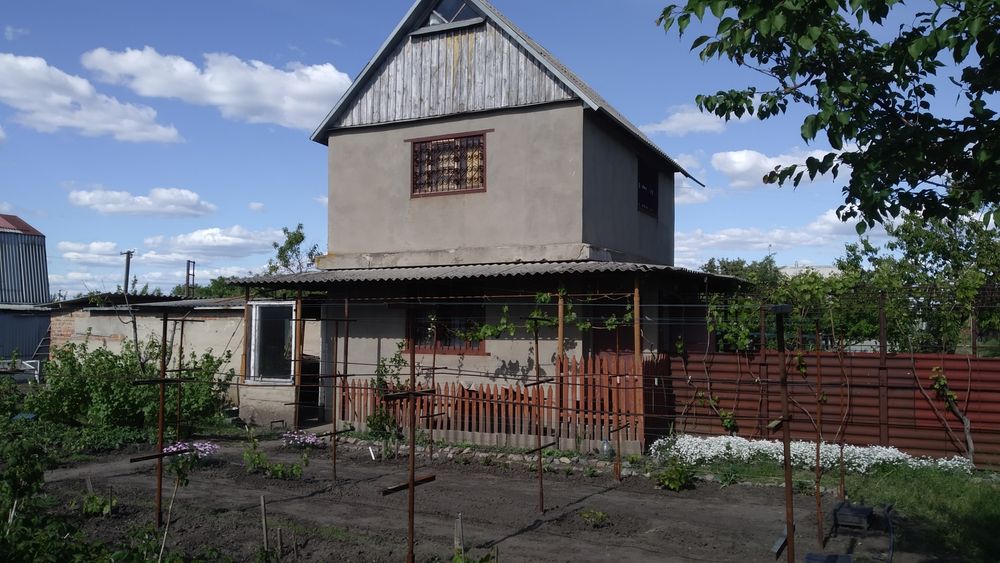 Продам дачу. На берегу р. Волчья. Павлоградский район.