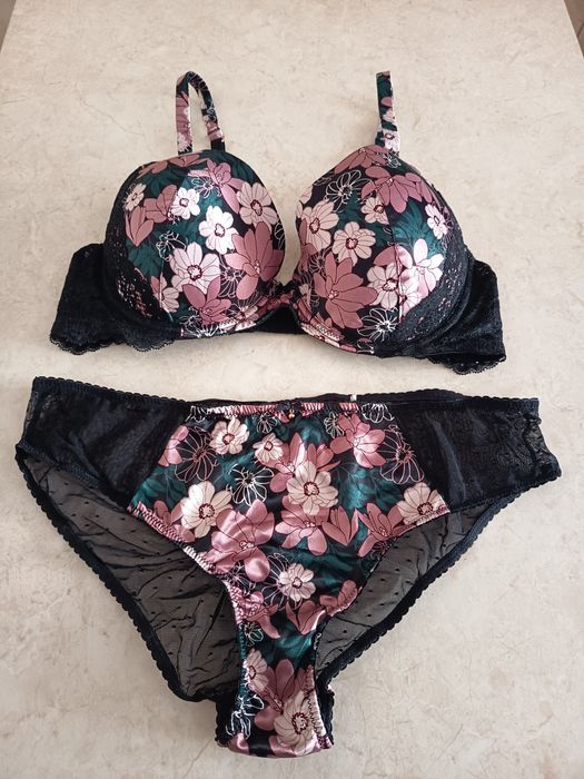 Jak nowy komplet zestaw bielizny stanik 80 C majtki 44 46