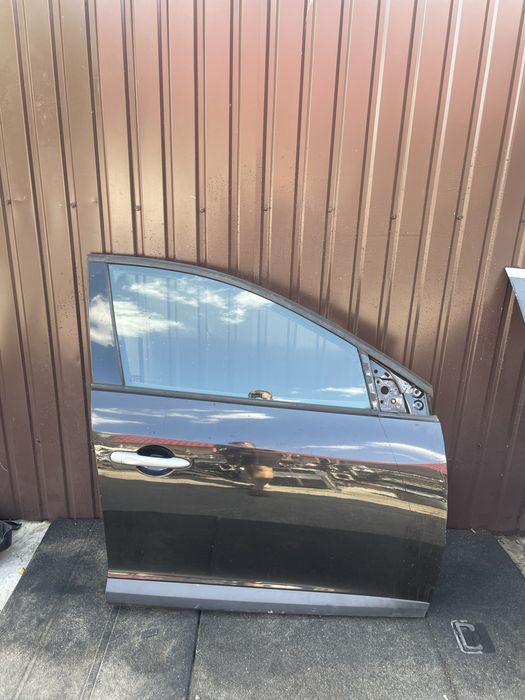 Передні праві двері Renault Megane 3 колір nv676