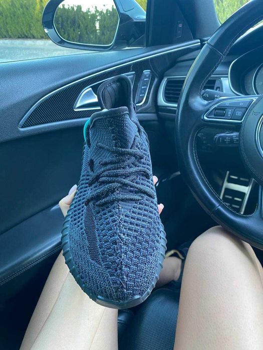 Мужские кроссовки Adidas Yeezy Boost 350 V2 Black Premium. 40-46