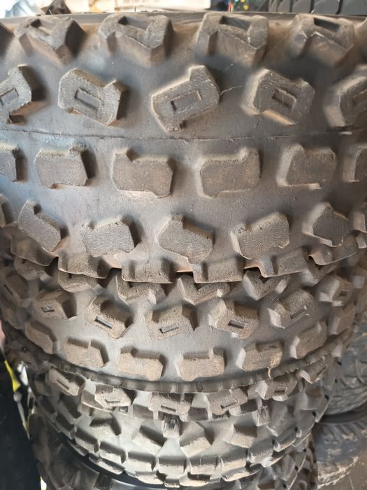 Jantes e pneus para kartcross e moto4