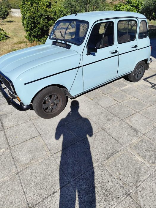 Renault 4L, restaurada