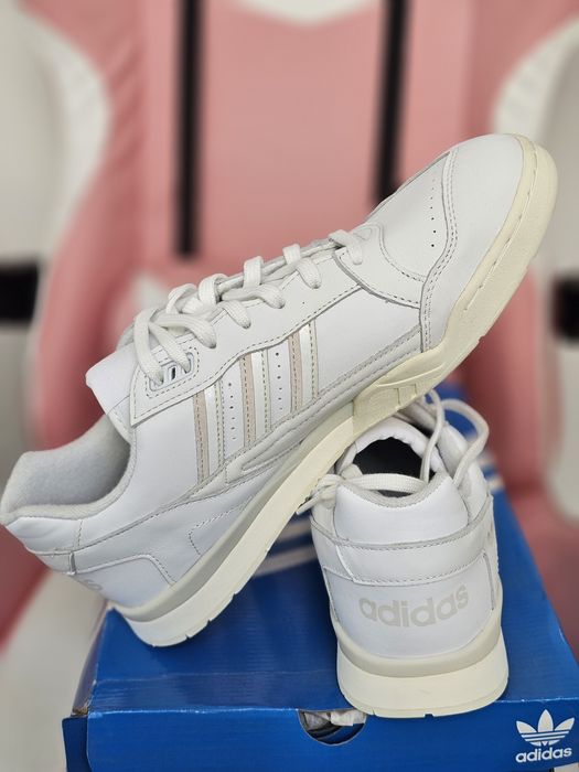 Buty nowe Adidas a.r. trainer Eu 43 ⅓  , cg6465