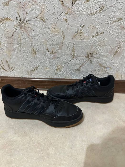 Оригінальні кросівки Adidas Hoops 3.0 чорні