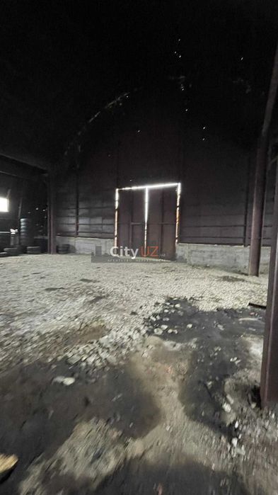 Здається в оренду ангар на великій ділянці