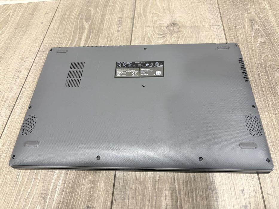 Сучсний ноутбук Asus. 12Gb DDR4. Ryzen 3, Kingston Nvme 256Gb.