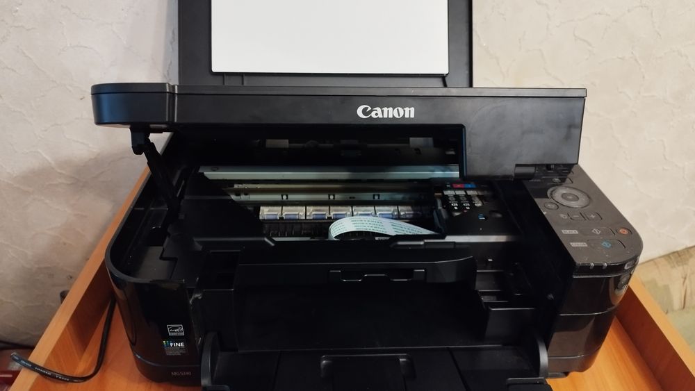 Продам прінтер  сканер кольоровий Canon MG 5240 б.у неробочий