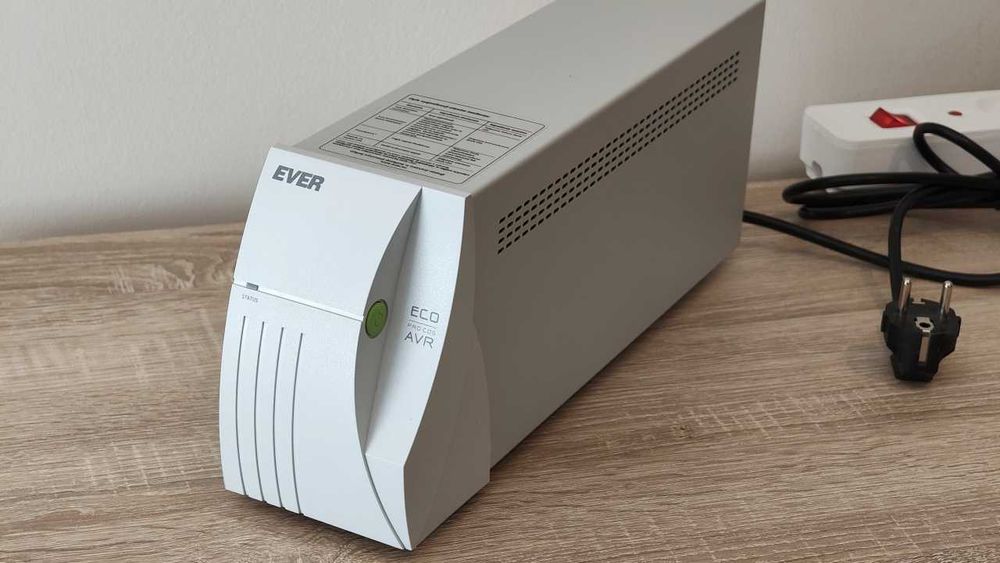 Zasilacz UPS Ever ECO PRO 700 AVR CDS / Sinusoida, dobry do CO
