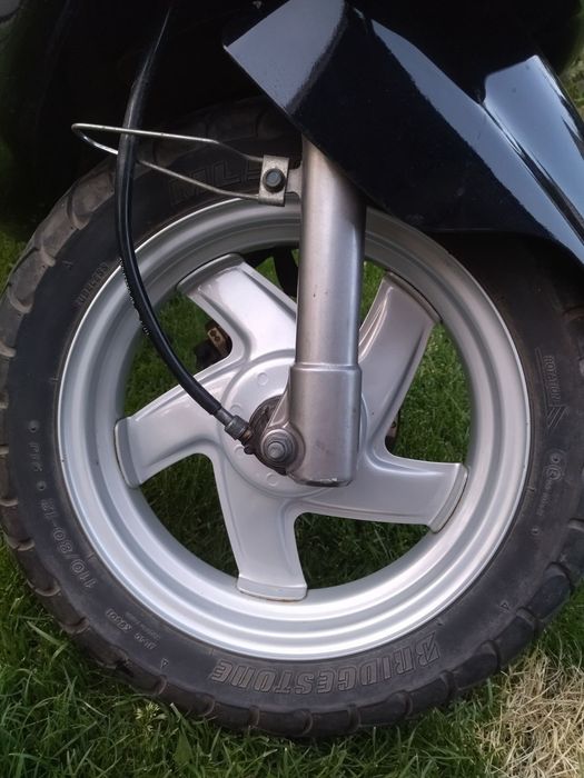 Yamaha grand axis 100