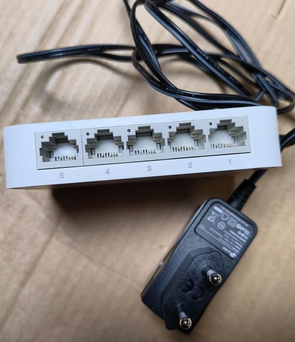 Switch TP-Link TL-SF1005D 10/100Mb/s