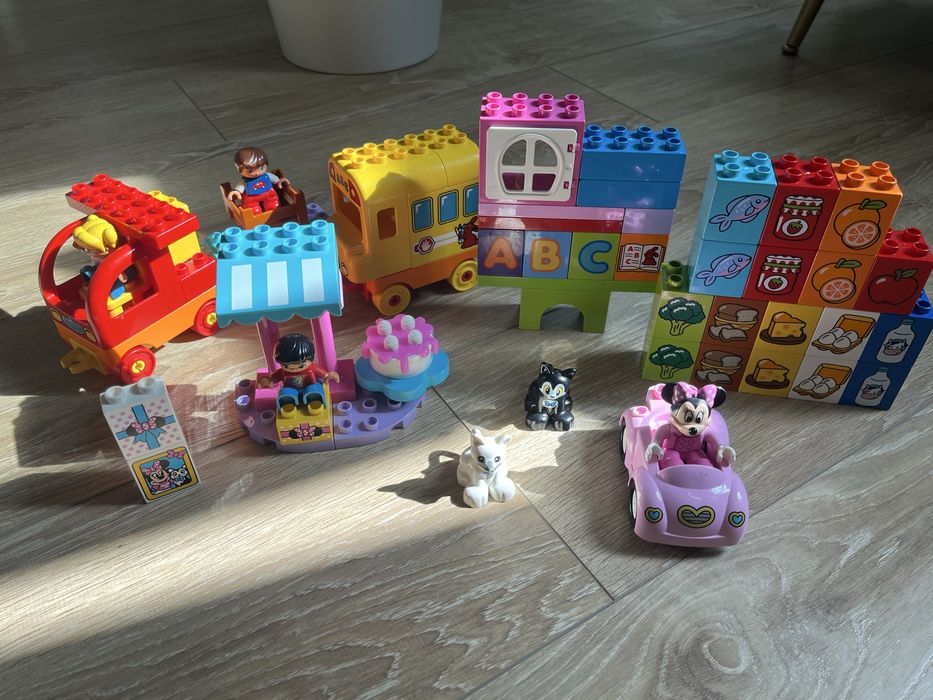 Lego Duplo z szescioma figurkami