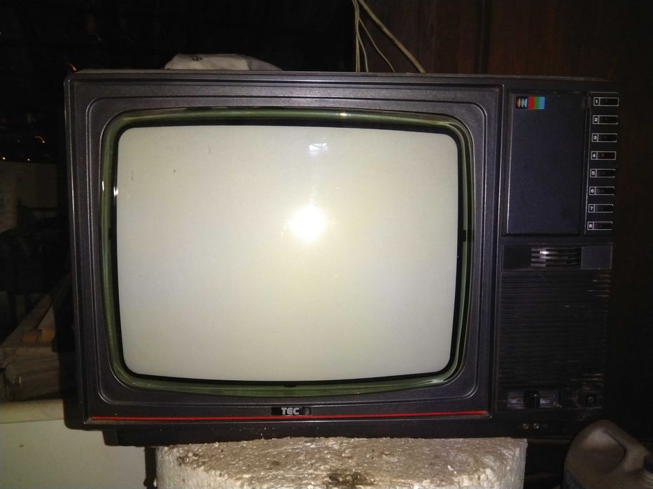 Televisão TEC – com avaria