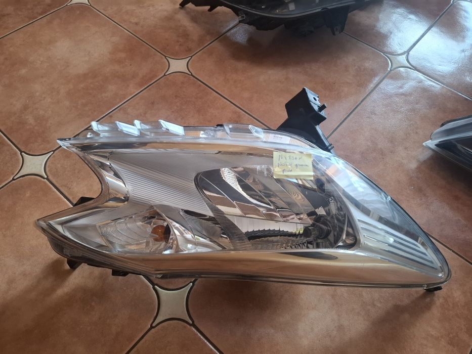 lampa przód nissan note 260103vv0a