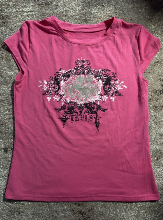рожева футболка в стилі y2k / 2000-х
