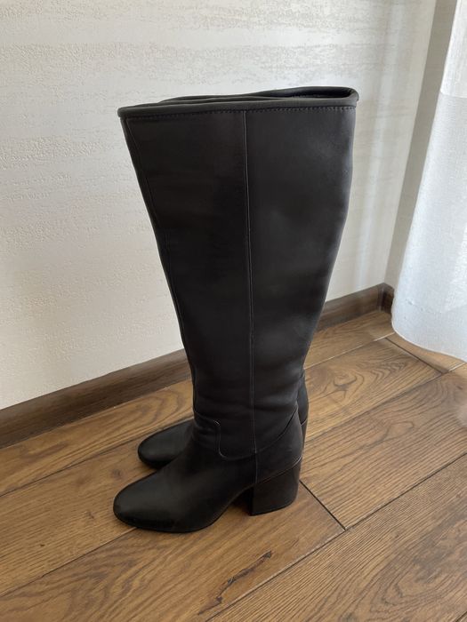 Продам жіночі чоботи