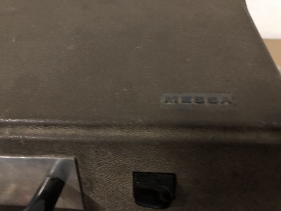 Máquina de escrever e Camara Sony