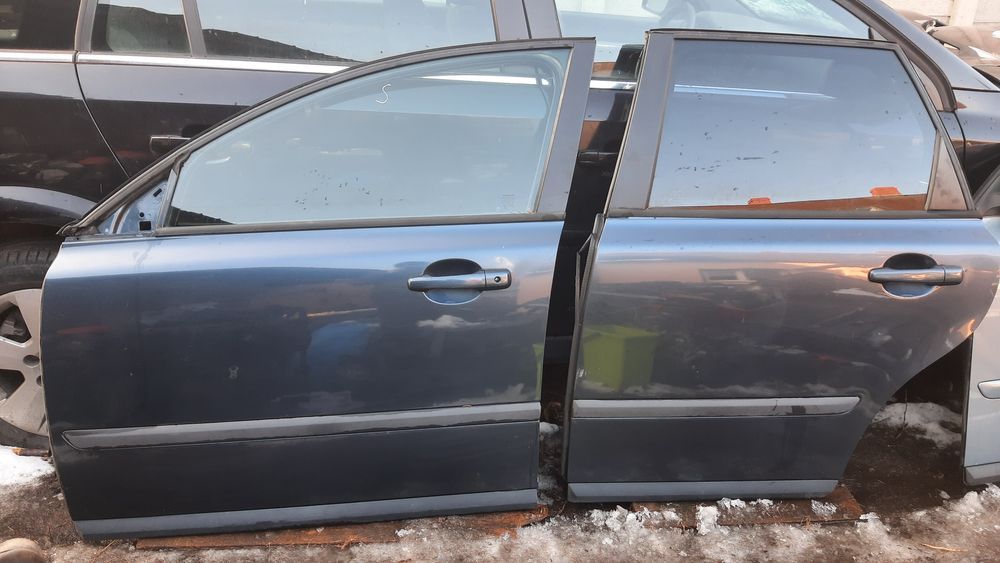 Lak. 466-46 drzwi lewe kompletne Volvo V50
