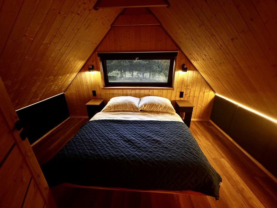 Stodoła Janusz z balią nad jeziorem