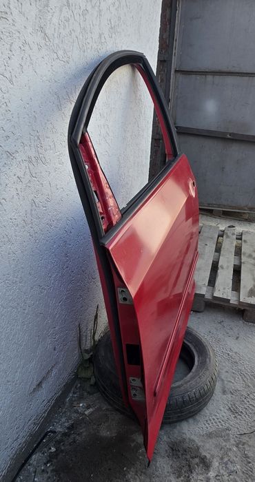 Водійська ліва передня дверка двері Volkswagen Golf Plus 5, 6