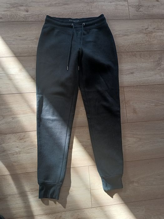 Spodnie czarne dresowe 36 nowe