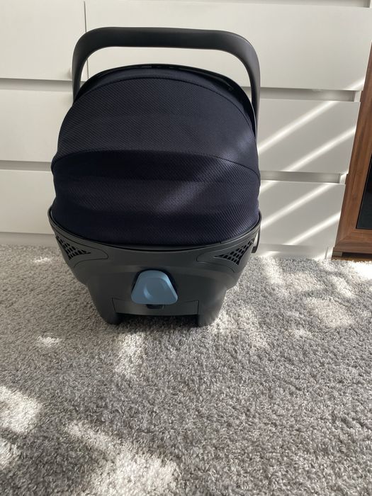 Sprzedam fotelik samochodowy (nosidełko) Moon