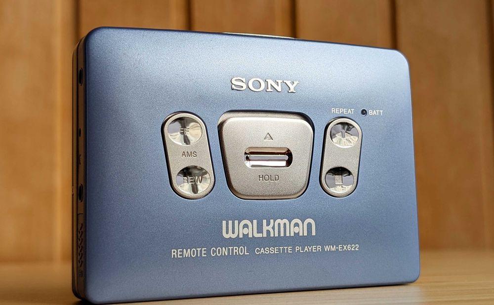 Касетний плеєр Sony Walkman WM-EX 622. Надійний японець. Відео.