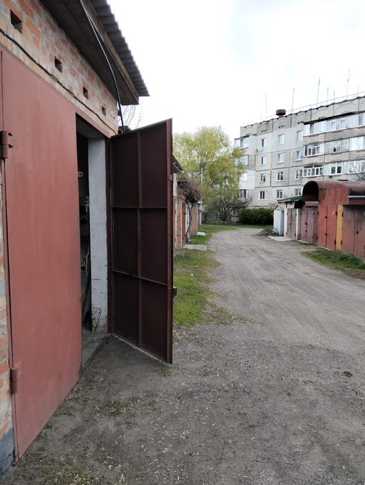 Продам капітальний гараж в центрі Сміли вул. Генерала Дерев'янка (Фурманова).