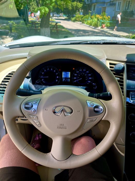 Продам инфинити фх35