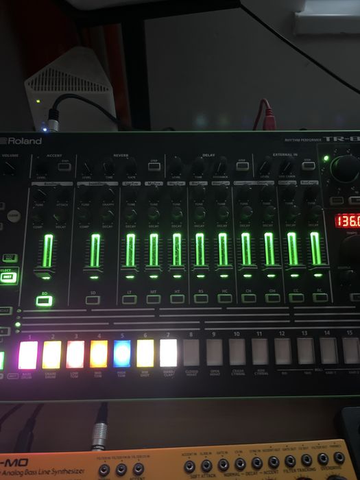 Roland TR-8 plus expansion pack