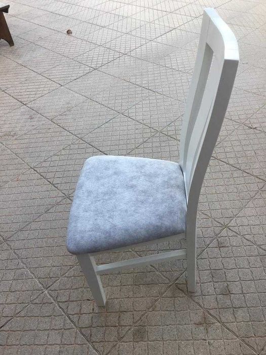 Vendo cadeiras novas.