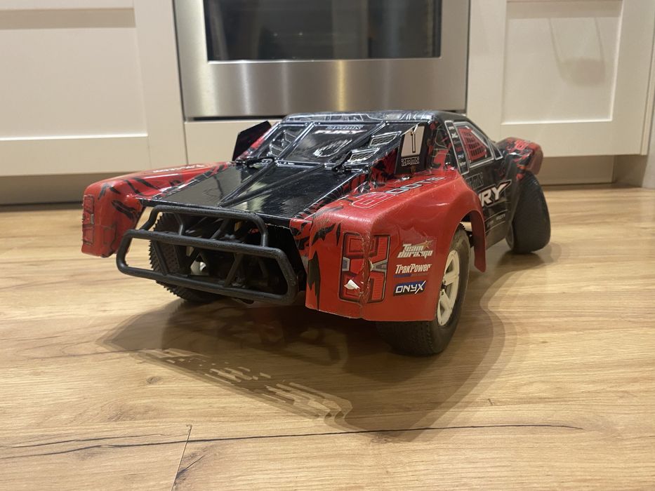 Arrma fury w bardzo dobrym stanie po tuningu