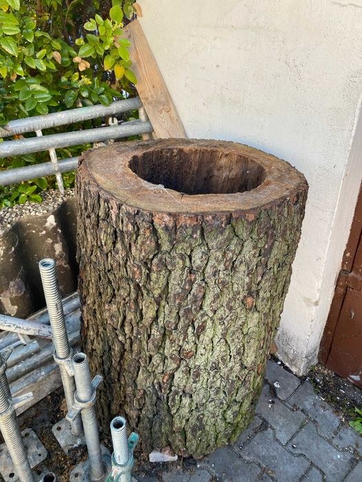 Duży pieniek na beczkę do ogrodu ozdobny