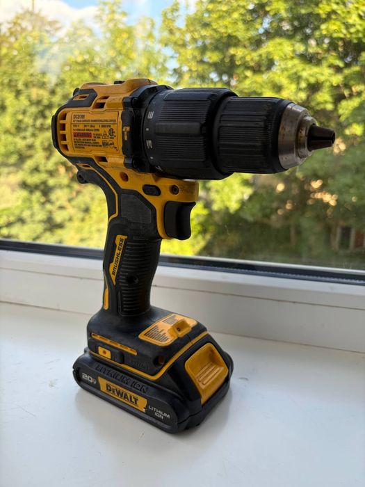 Оригінал DeWALT DCD709 20V MAX Brushless, ударний шуруповерт, стан хороший