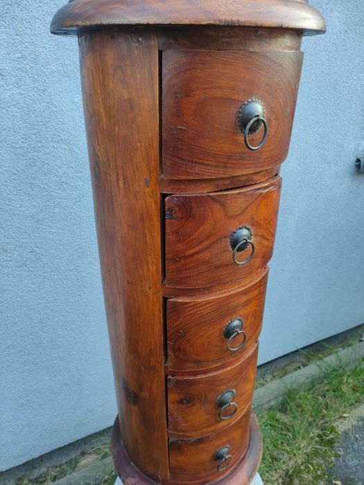 Komoda kolonialna okrągły słupek