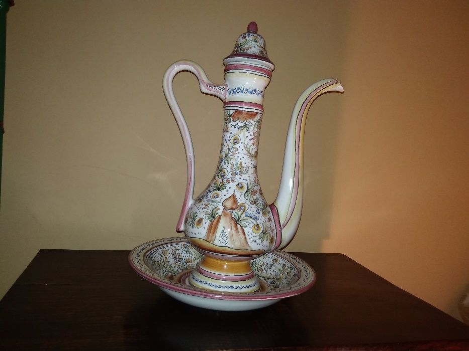 Jarro com bacia pintado á mão