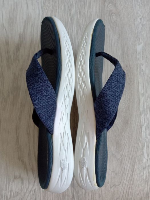 Japonki Skechers On-The-Go r.37