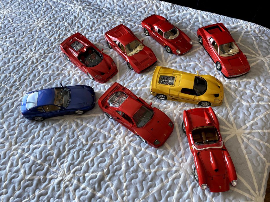 Carros de Miniatura - Coleção Burago Ferrari á Escala 1/18