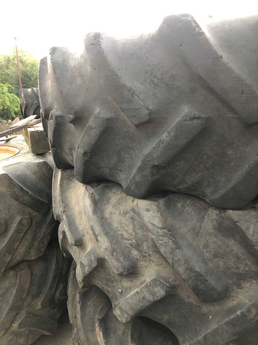 Sprzeda 2 opony Good year 18,4/38