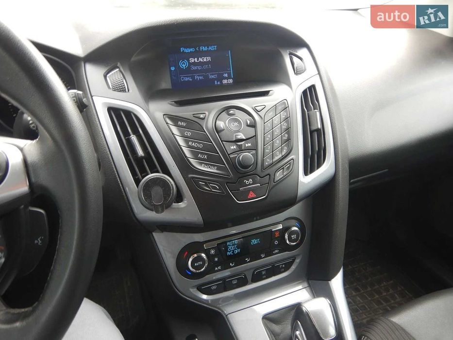 Ford Focus 2011 Автопаркування