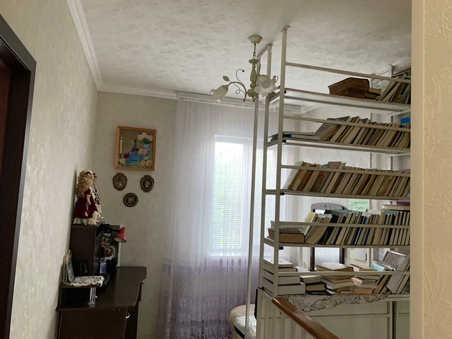 Продам хороший дом для большой дружной семьи  метро Киевская