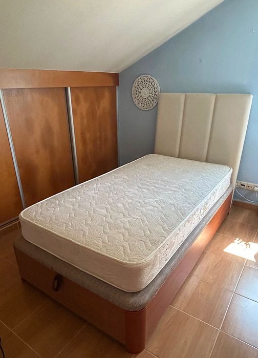Conjunto de Cama Individual/Large Single – Bom Estado Sommier 110/190cm