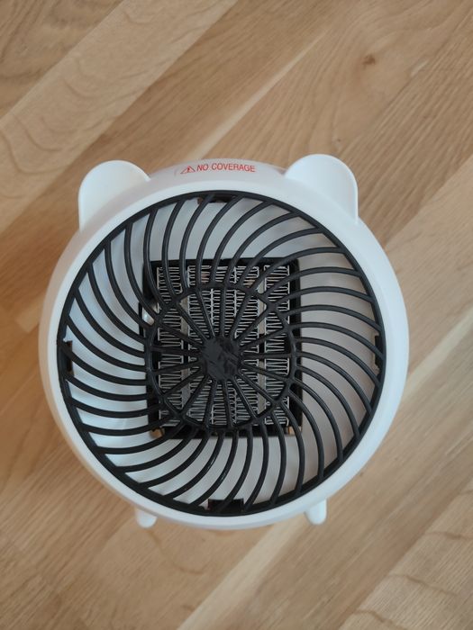 PTC керамічний обігрівач — це компактний портативний пристрій