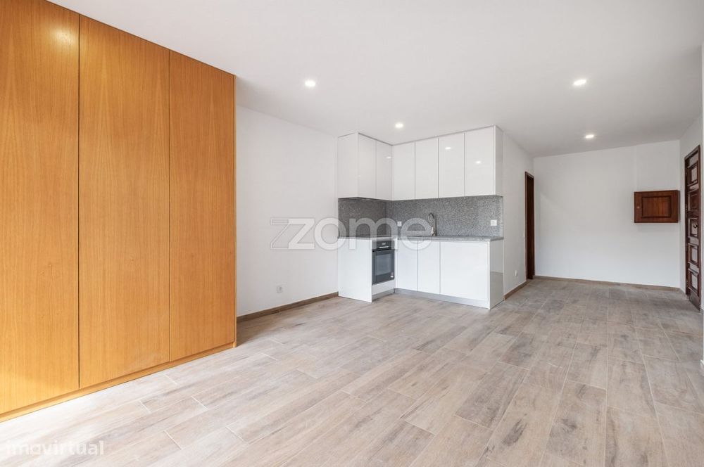 Escritório remodelado na Rua Pinto Bessa, Porto - Para arrendamento