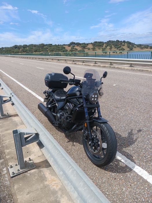 Top case smirrígido GIVI W901 com rack GIVI
