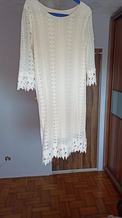 Koronkowa sukienka