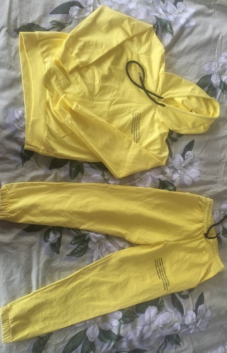 Спортивний костюм для дівчинки