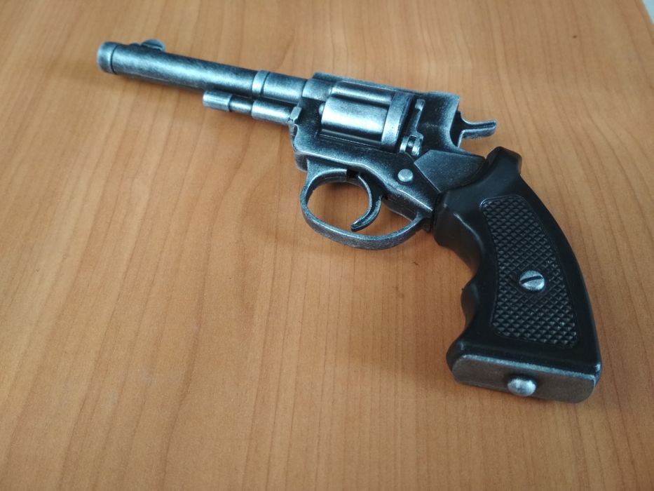 Игровой Наган детский из пластика.