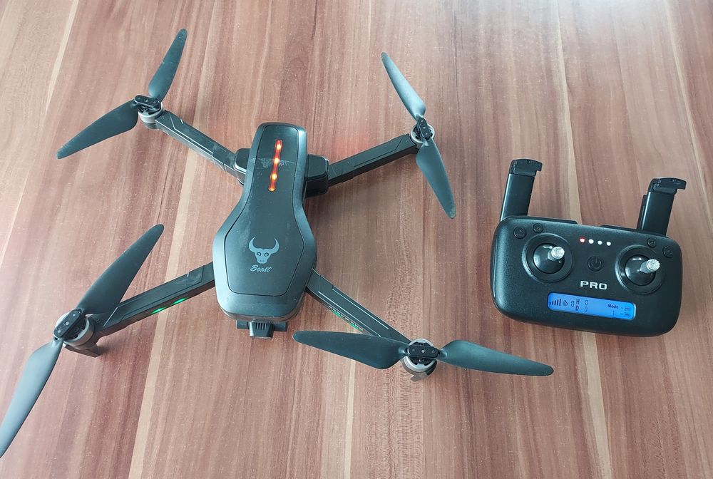 Dron sg 906 pro  z kamerą